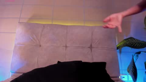 Snapshot of baby_moo chatting on 10, 10, 2025 Moon online show from 10, 10, 2025