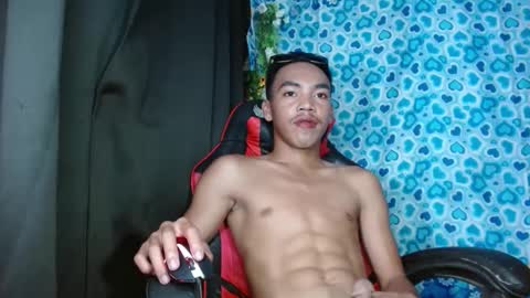 Snapshot of baby_razell chatting on 8, 3, 2025 baby_razell online show from 8, 3, 2025