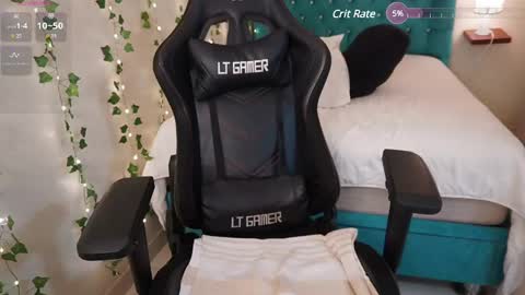 Snapshot of babyangiee chatting on 12, 2, 2025 Instagram online show from 12, 2, 2025