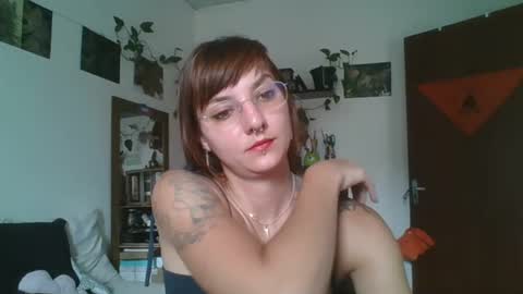 Snapshot of babydemon6 chatting on 10, 1, 2025 babydemon6 online show from 10, 1, 2025