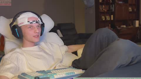 Snapshot of babyfacenorth chatting on 11, 1, 2025 Big cock boy online show from 11, 1, 2025