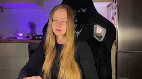 NEXT STREAM  1AM GMT3  Alice    online show from 30, 9, 2025