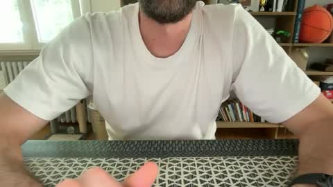 Snapshot of backtoureon chatting on 30, 5, 2026 backtoureon online show from 30, 5, 2026
