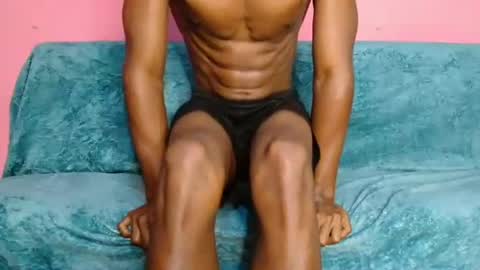 badaddo910342 online show from 15, 4, 2026