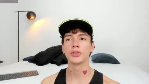 Snapshot of badboy_one chatting on 2, 1, 2025 jhojan online show from 2, 1, 2025