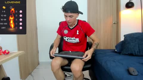 Snapshot of badboy_one chatting on 3, 2, 2025 jhojan online show from 3, 2, 2025