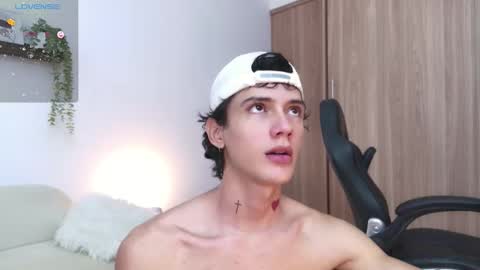 Snapshot of badboy_one chatting on 29, 9, 2025 jhojan online show from 29, 9, 2025