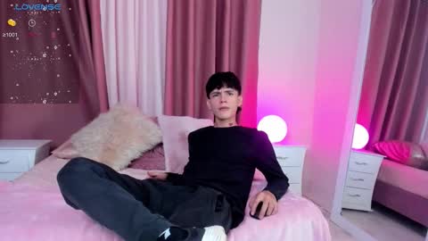 Snapshot of badboy_one chatting on 21, 10, 2025 jhojan online show from 21, 10, 2025