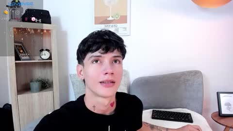 Snapshot of badboy_one chatting on 25, 10, 2025 jhojan online show from 25, 10, 2025