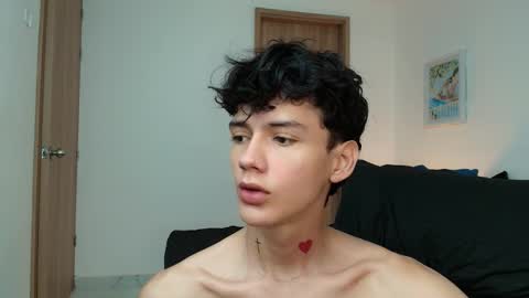 Snapshot of badboy_one chatting on 7, 11, 2025 jhojan online show from 7, 11, 2025