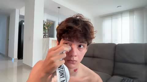Snapshot of badboy_one chatting on 14, 6, 2026 jhojan online show from 14, 6, 2026