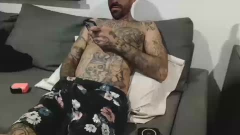 BadCouple  online show from 18, 10, 2025