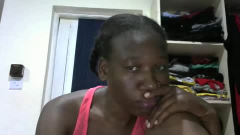 Snapshot of baevee chatting on 13, 10, 2025 baevee online show from 13, 10, 2025