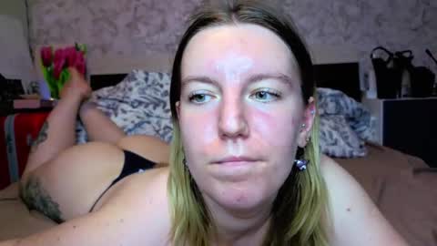 Snapshot of baiambel_mi chatting on 7, 6, 2026 holly online show from 7, 6, 2026