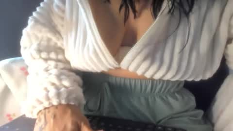 IM BAILEY online show from 10, 11, 2025