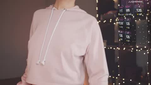 Ellen and  online show from 10, 2, 2025