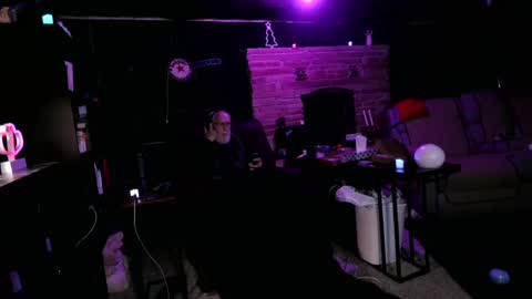 Snapshot of banjoey48 chatting on 17, 11, 2025 BANJOEY online show from 17, 11, 2025