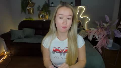 Snapshot of barbaramiles chatting on 23, 10, 2025 Barbara online show from 23, 10, 2025