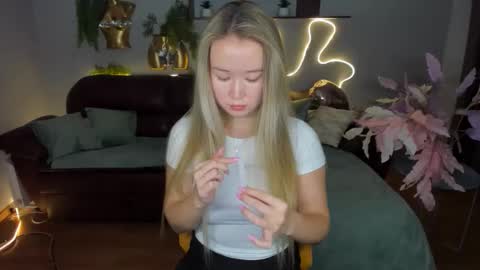 Snapshot of barbaramiles chatting on 24, 10, 2025 Barbara online show from 24, 10, 2025