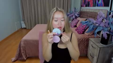 Snapshot of barbaramiles chatting on 29, 10, 2025 Barbara online show from 29, 10, 2025