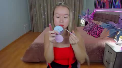 Snapshot of barbaramiles chatting on 9, 11, 2025 Barbara online show from 9, 11, 2025