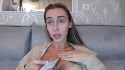 Snapshot of barbie_giirls_ chatting on 7, 10, 2025 Kate online show from 7, 10, 2025