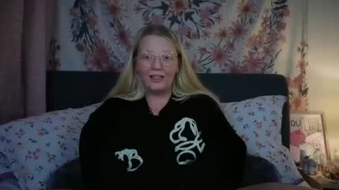 Snapshot of barbiegirl966 chatting on 27, 4, 2026 barbiegirl966 online show from 27, 4, 2026