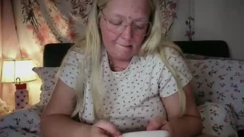 Snapshot of barbiegirl966 chatting on 18, 5, 2026 barbiegirl966 online show from 18, 5, 2026