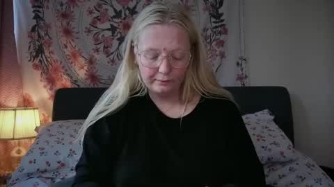 Snapshot of barbiegirl966 chatting on 19, 5, 2026 barbiegirl966 online show from 19, 5, 2026