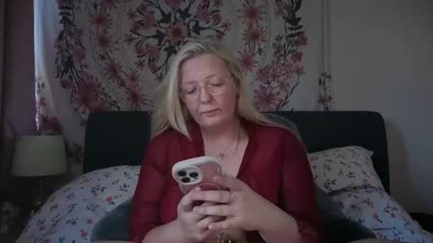 Snapshot of barbiegirl966 chatting on 25, 5, 2026 barbiegirl966 online show from 25, 5, 2026