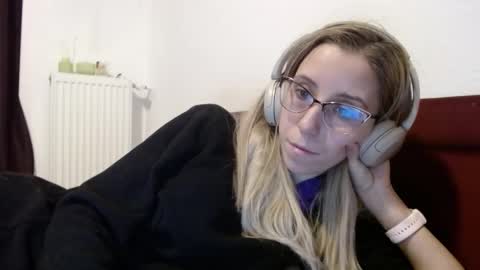 Lena online show from 4, 2, 2026