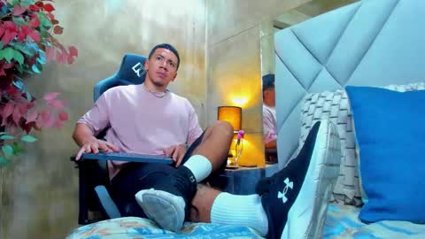 Snapshot of bastian_franco01 chatting on 25, 9, 2025 Bastian Independent Model online show from 25, 9, 2025