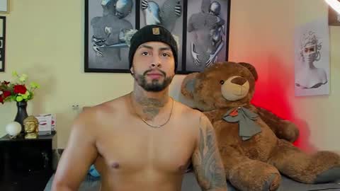 Snapshot of bastian_jones1 chatting on 17, 2, 2025 bastian_jones1 online show from 17, 2, 2025