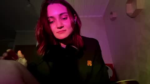 Snapshot of batty_glow chatting on 9, 6, 2026 Batty online show from 9, 6, 2026