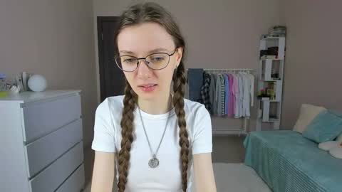 Snapshot of bb_lourels_ chatting on 15, 4, 2026 Lourel I will be here on and online show from 15, 4, 2026