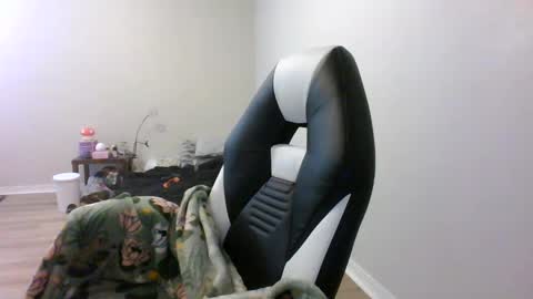 Snapshot of bbwliger95 chatting on 3, 3, 2025 BBWLiger95 online show from 3, 3, 2025
