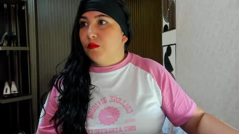 Snapshot of bbwluxurymuse chatting on 5, 5, 2026 bbwluxurymuse online show from 5, 5, 2026