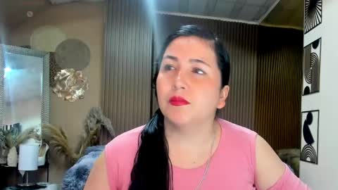 Snapshot of bbwluxurymuse chatting on 4, 6, 2026 bbwluxurymuse online show from 4, 6, 2026