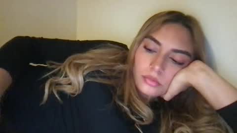 Snapshot of bbypiamia chatting on 17, 3, 2026 bbypiamia online show from 17, 3, 2026