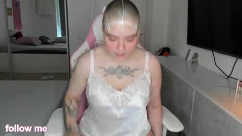 Snapshot of be_lek chatting on 15, 10, 2025 Enigma online show from 15, 10, 2025