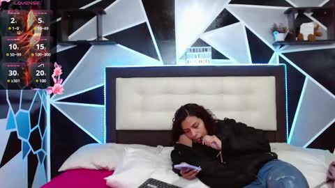 Sara  Juan online show from 7, 3, 2025