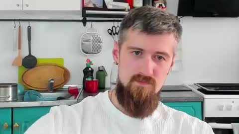 Snapshot of bearded_legend chatting on 22, 7, 2026 Zeus online show from 22, 7, 2026