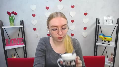 BeatriceFlyy online show from 18, 12, 2024