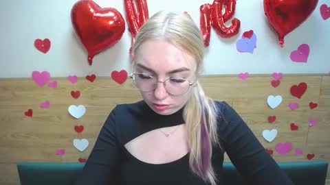 BeatriceFlyy online show from 9, 3, 2025