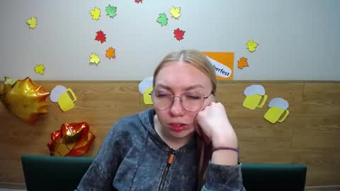 BeatriceFlyy online show from 19, 9, 2025