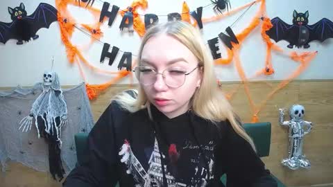 BeatriceFlyy online show from 21, 10, 2025