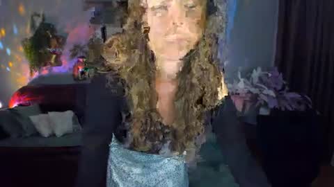 Snapshot of beatricewild chatting on 5, 8, 2026 BeatriceWild online show from 5, 8, 2026