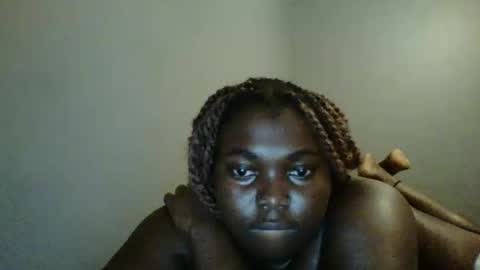 Snapshot of beautie699392 chatting on 12, 3, 2025 Lil stunner online show from 12, 3, 2025