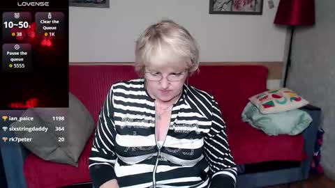 Snapshot of beautiful_lina7 chatting on 14, 9, 2025 your Lana online show from 14, 9, 2025