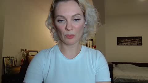 Beautifulkollette online show from 5, 2, 2025